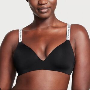Victoria’s Secret THE T-SHIRT Lightly Lined Wireless Bra‎ SZ 32C in Black